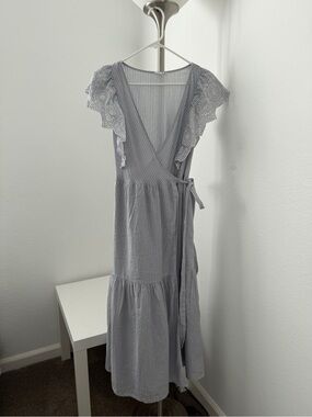 elegant maxi dress Long Sleeves High Neckline Cut-Out Details Maxi Dress Black